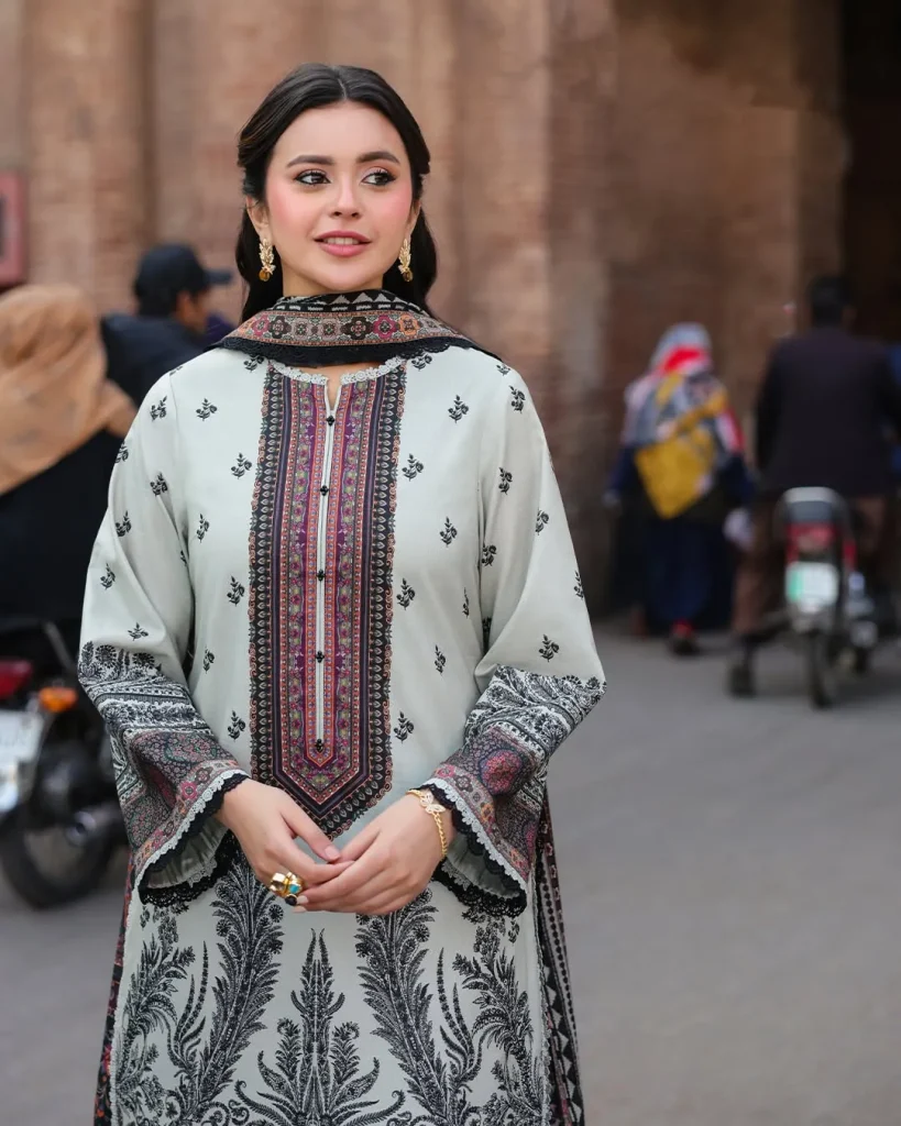 Pakistani Inspired Muslin Three Piece - Image 4