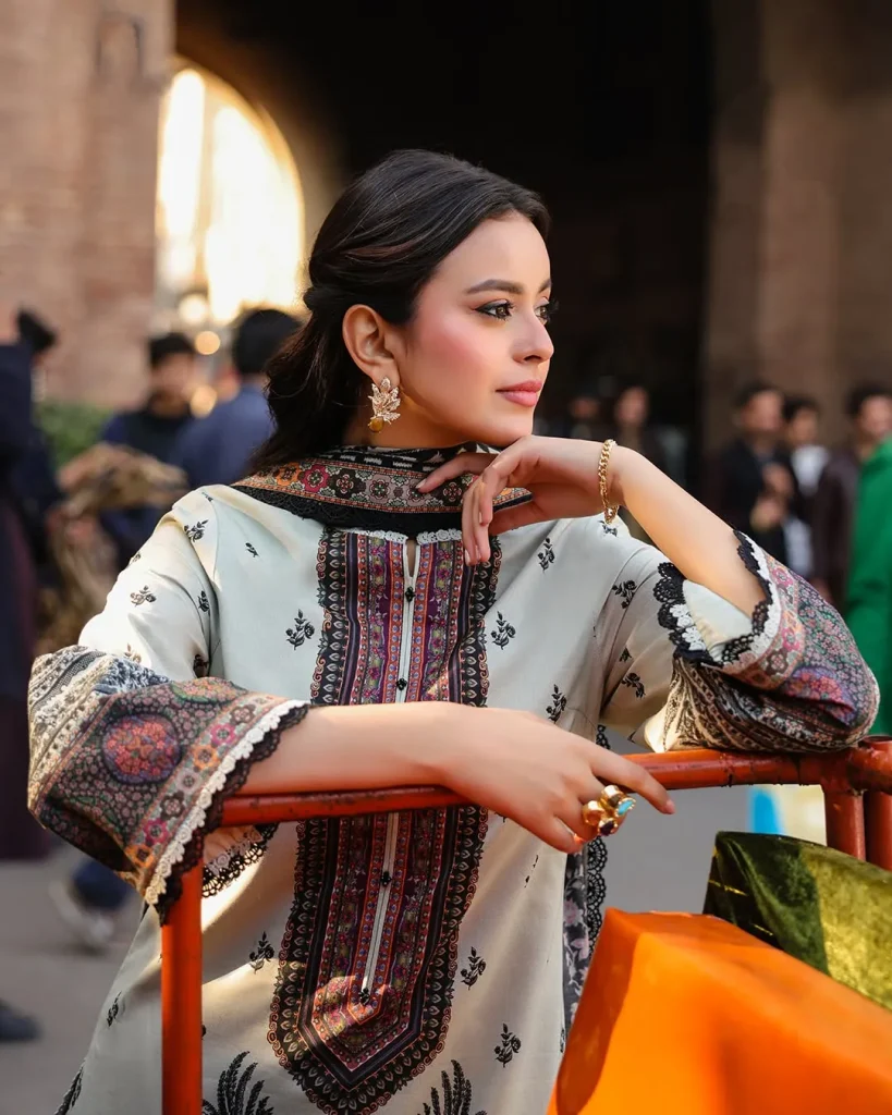 Pakistani Inspired Muslin Three Piece - Image 2